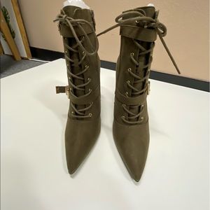 Green suede granny tie up boots size 9.5 new